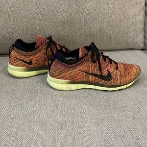 Nike 5.0 Fire, multi color, size 7